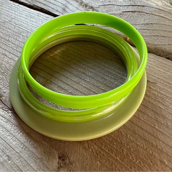 SET OF 3 Vintage Lime green Bangle Bracelets - Picture 11 of 11